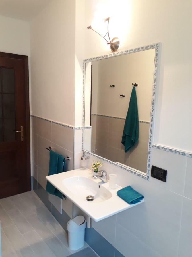 Appartamento Trieste Marone Exteriér fotografie